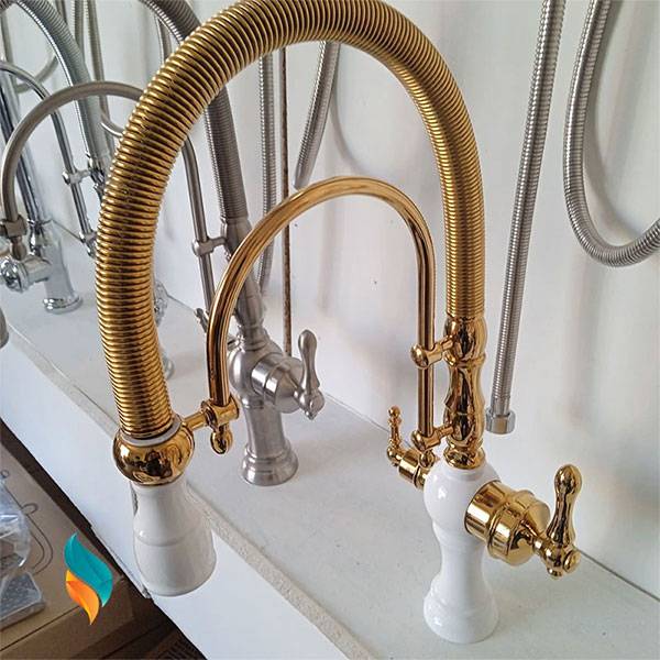 ظرفشویی فنری دومنظوره رنگ سفید طلایی