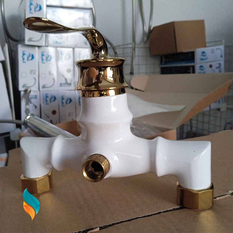 ست شیرآلات 5 عددی اندیکا مدل بامبو سفید طلایی همراه با شلنگ