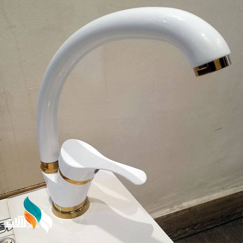 ست شیرآلات 9 عددی اندیکا مدل لاله سفید طلایی همراه با روشویی و آفتابه اضافه با علم لاوان