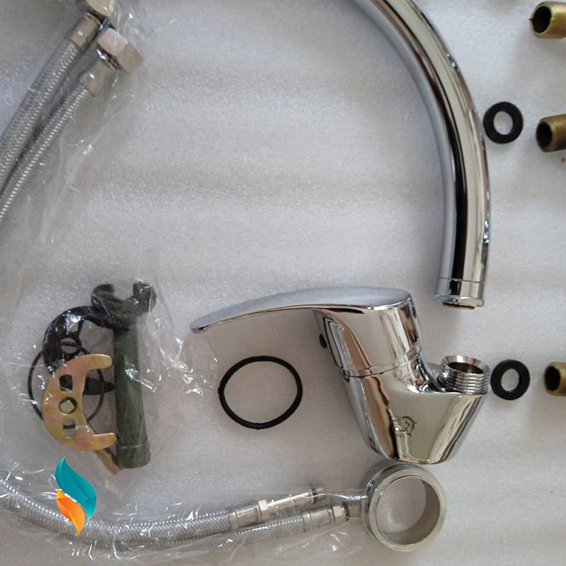 ست شیرآلات 9 عددی اندیکا مدل پانیز کروم همراه با روشویی و آفتابه اضافه با علم رسوبگیر اتومات