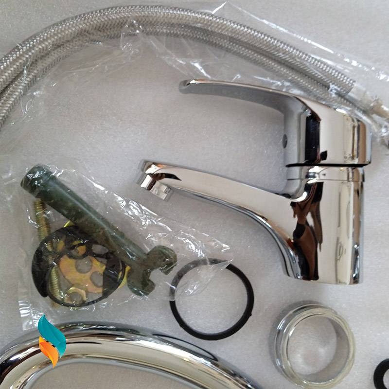 ست شیرآلات 9 عددی اندیکا مدل پانیز کروم همراه با روشویی و آفتابه اضافه با علم رسوبگیر اتومات